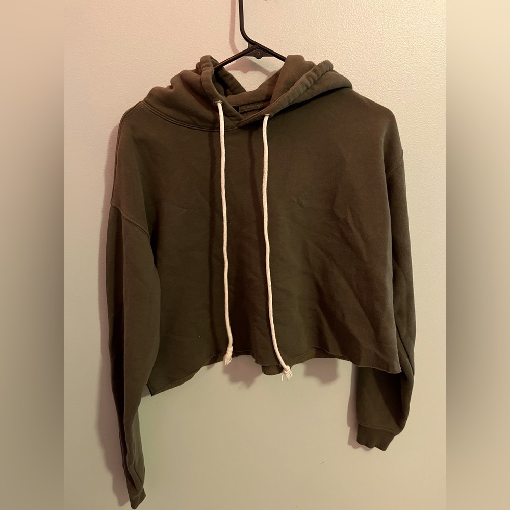 wild fable green cropped hoodie // size medium
